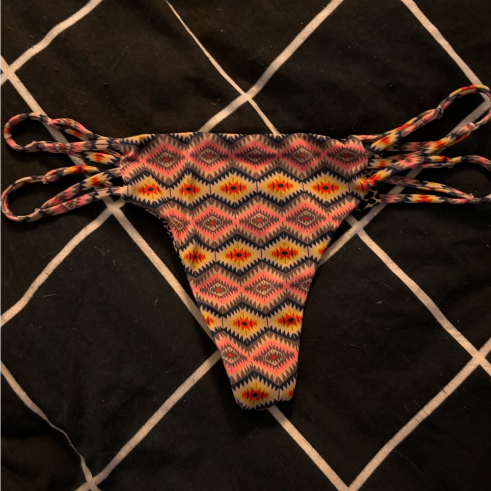 ACACIA NAVAJO MAUI BOTTOMS